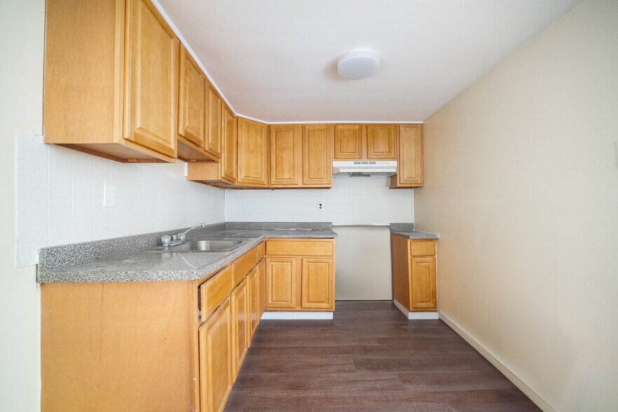 More Photos Of 100-108 35th St, Union City Apartments For Sale
