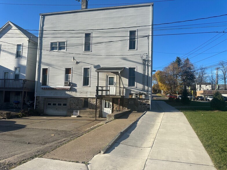 More Photos Of 103-105 Rt-31, Macedon Storefront Retail Residential For Lease