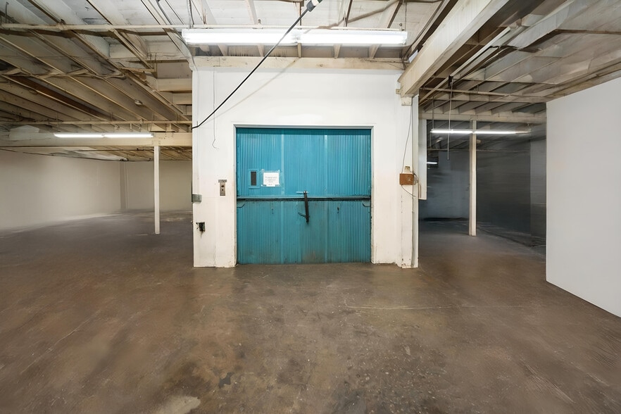 More Photos Of 4383 Fruitland Ave, Vernon Manufacturing For Sale