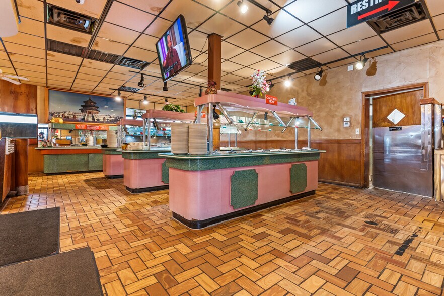 More Photos Of 509 US Highway 271 N, Gilmer Flex For Sale