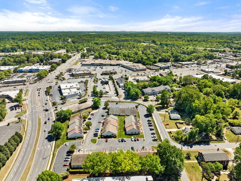 More Photos Of 1919 Boulevard St, Greensboro Office For Sale