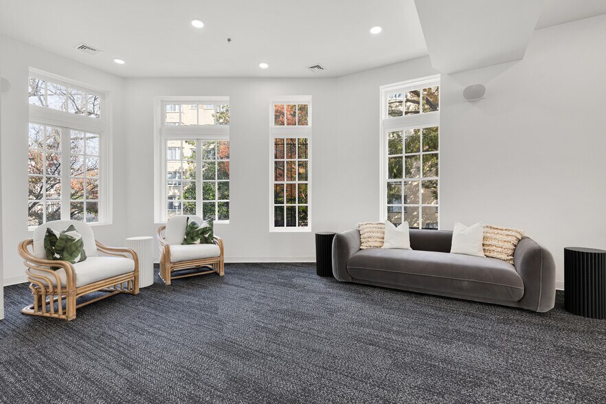 More Photos Of 2301 Calvert St NW, Washington Coworking Space