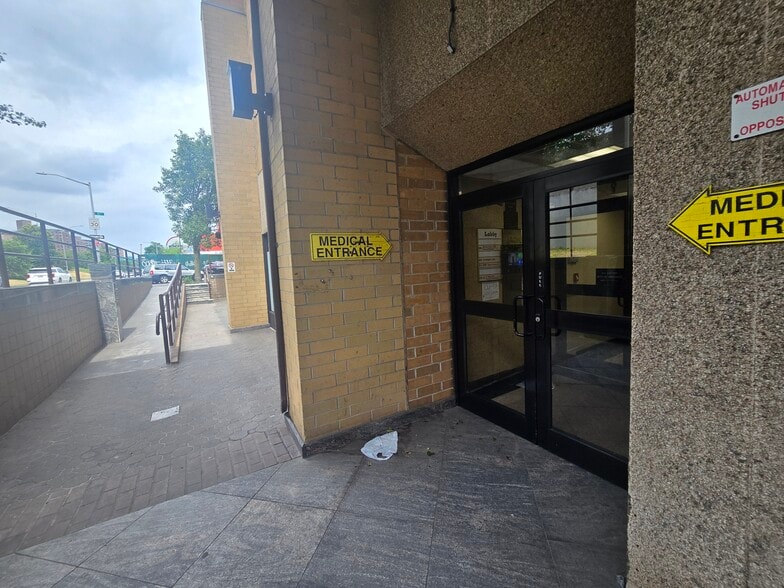More Photos Of 92-29 Queens Blvd, Rego Park Apartments For Lease