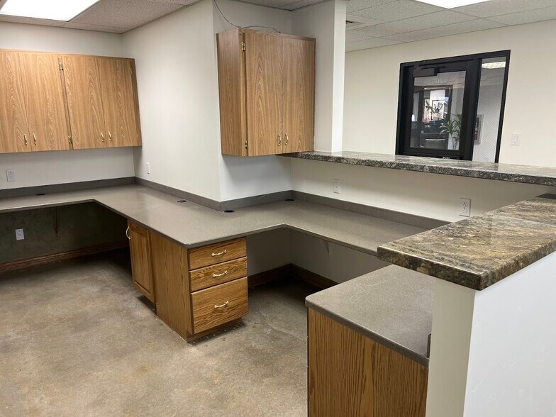 More Photos Of 201-225 N State St, Orem Medical For Lease