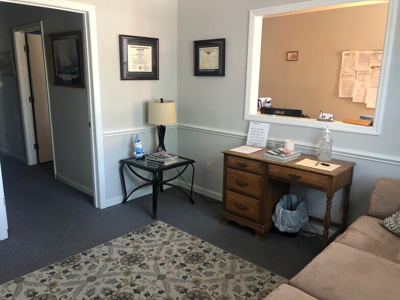 More Photos Of 410 New Bridge St, Jacksonville Office For Lease