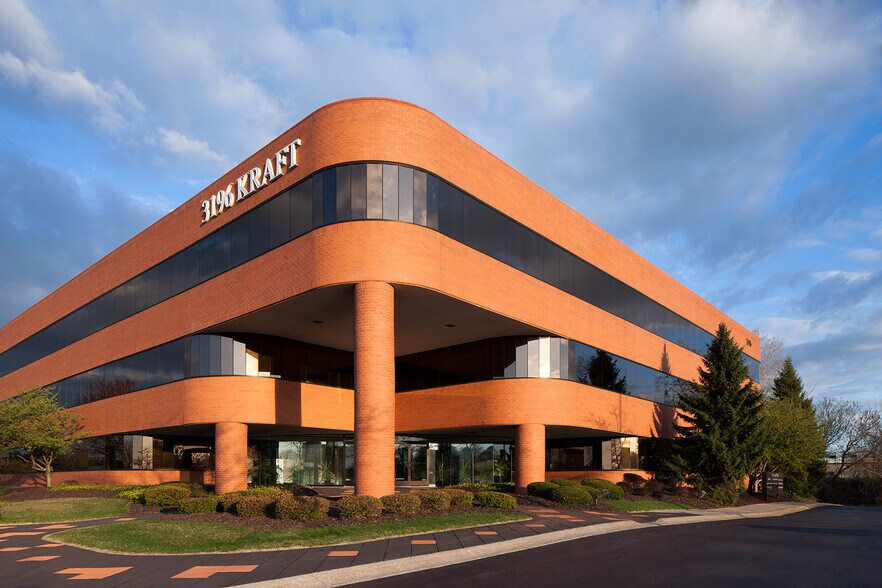 Primary Photo Of 3196 Kraft Ave SE, Grand Rapids Office For Lease