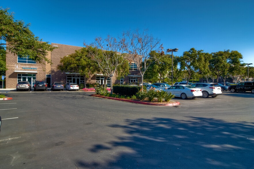 More Photos Of 2540-2546 Gateway Rd, Carlsbad Office For Sale
