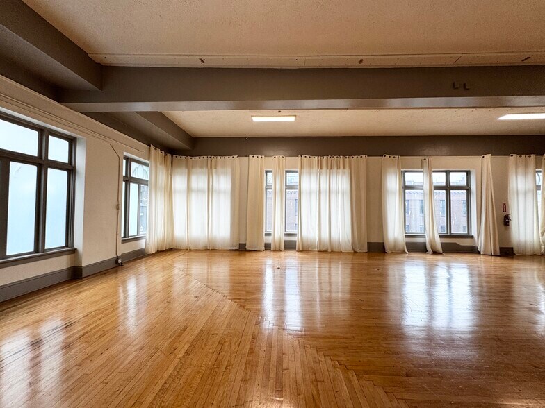 More Photos Of 316 SW 11th Ave, Portland Storefront Retail Office For Lease