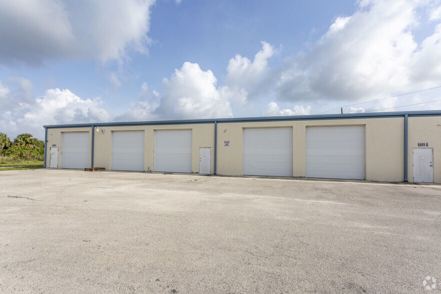 More Photos Of 6469 Florida St, Punta Gorda Warehouse For Lease