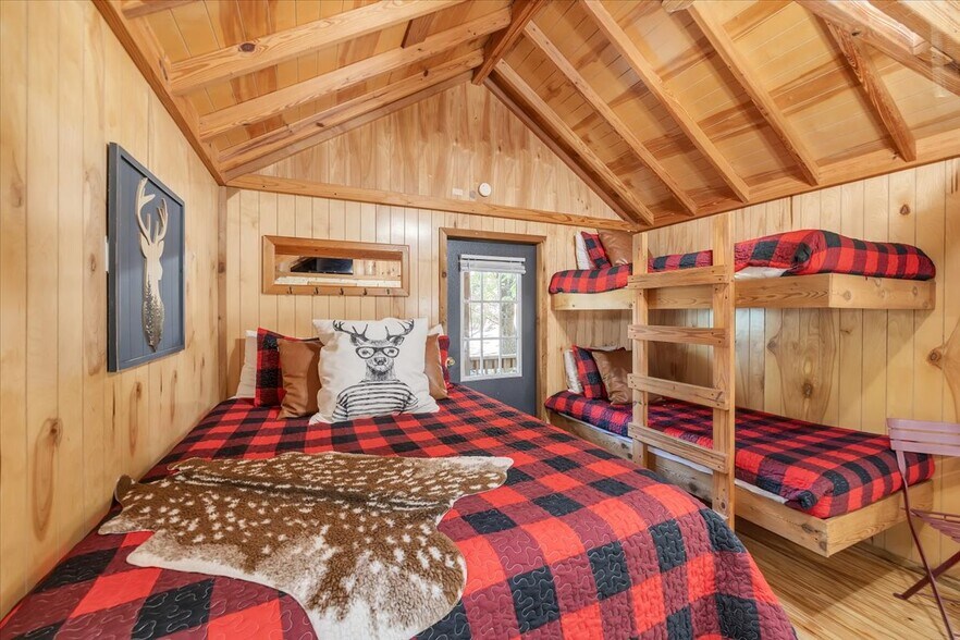 More Photos Of 22732 Middle Camp rd, Sonora Hotel For Sale