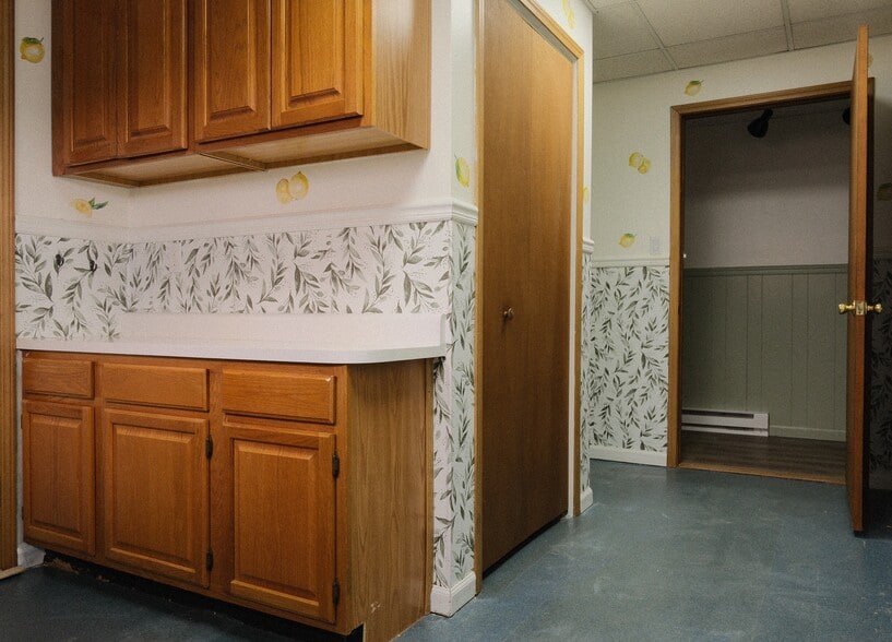 More Photos Of 1052 Centre Tpke, Orwigsburg Flex For Sale