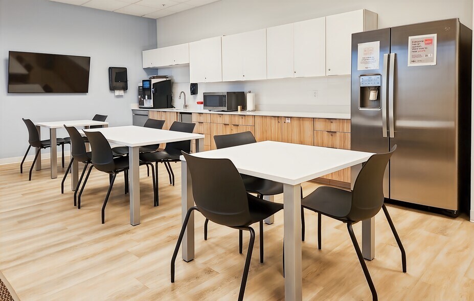 More Photos Of 1412 S Legend Hills Dr, Clearfield Coworking Space