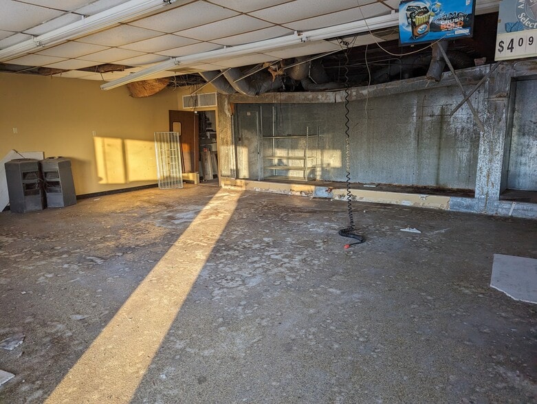 More Photos Of 150 S Grand Ave, Greenfield Freestanding For Sale