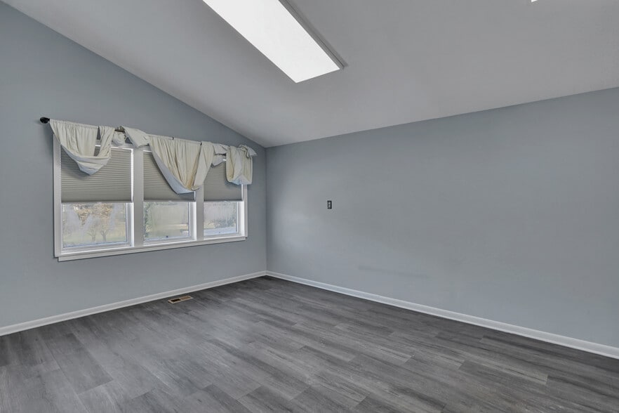 More Photos Of 1026 State St, Port Huron Freestanding For Sale