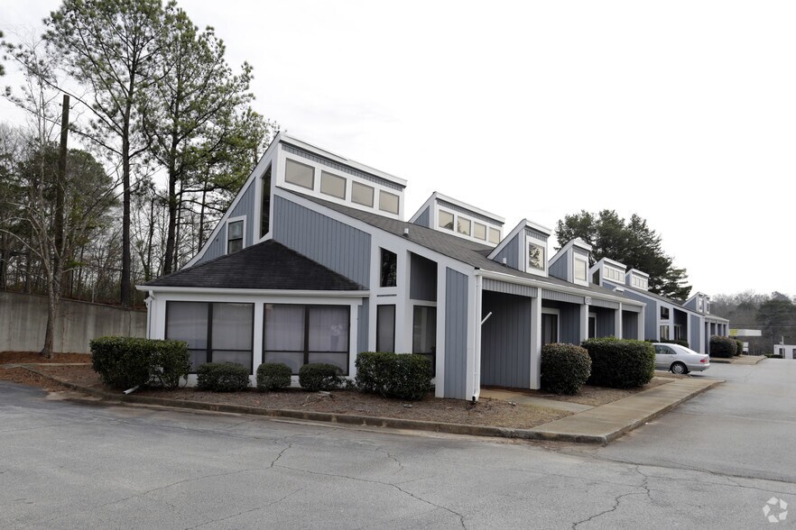 More Photos Of 405 W Pike St, Lawrenceville Medical For Sale