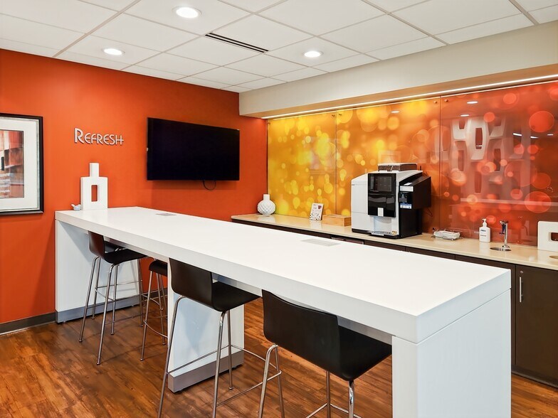 More Photos Of 4321 W College Ave, Appleton Coworking Space