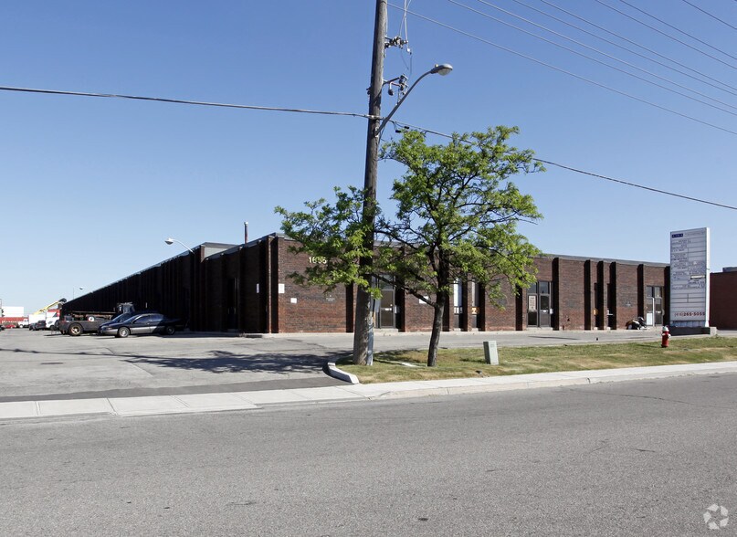 More Photos Of 1655 Sismet Rd, Mississauga Manufacturing For Lease