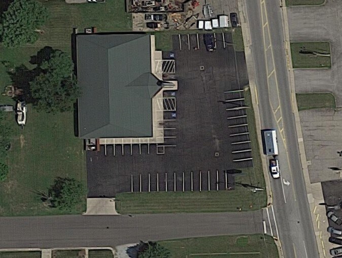 Primary Photo Of 1109 Wapakoneta Ave, Sidney General Retail For Lease