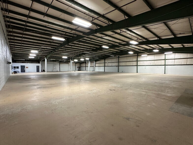 More Photos Of 100 Aiken St, Cartersville Manufacturing For Lease