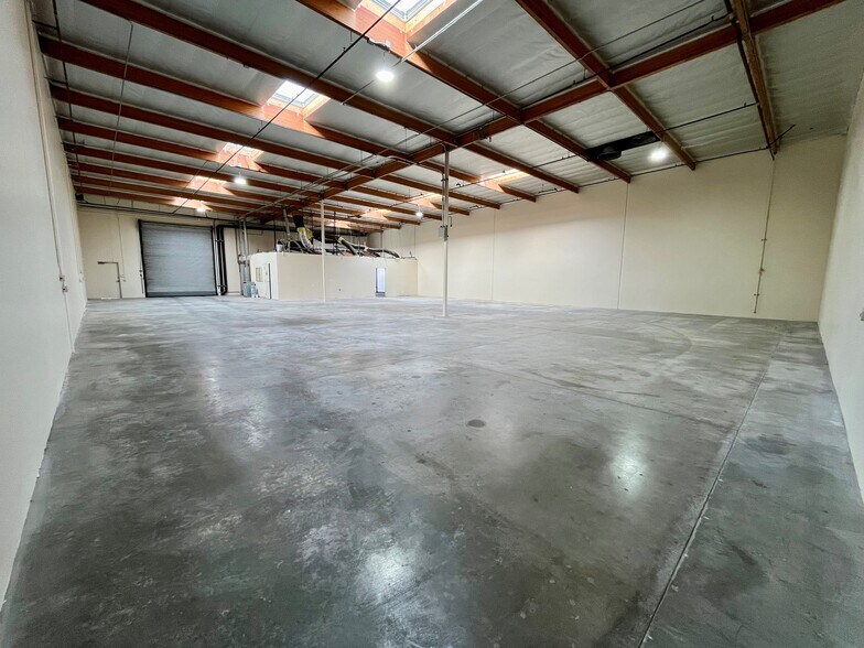 More Photos Of 1455 Palomares Ave, La Verne Warehouse For Lease