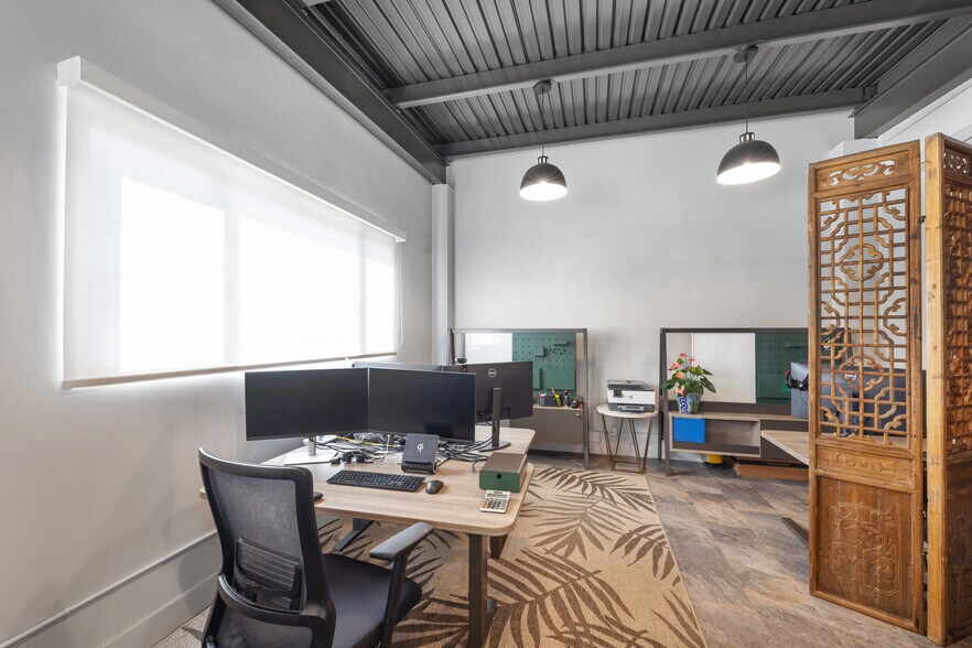 More Photos Of 3112 Mokihana St, Honolulu Loft Creative Space For Sale