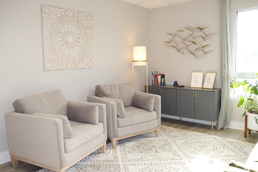 More Photos Of 3930 Walnut St, Fairfax Medical For Sale