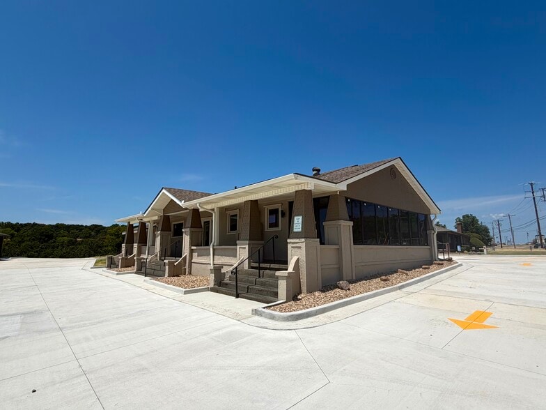 Primary Photo Of 619 Fayetteville Rd, Van Buren Medical For Lease
