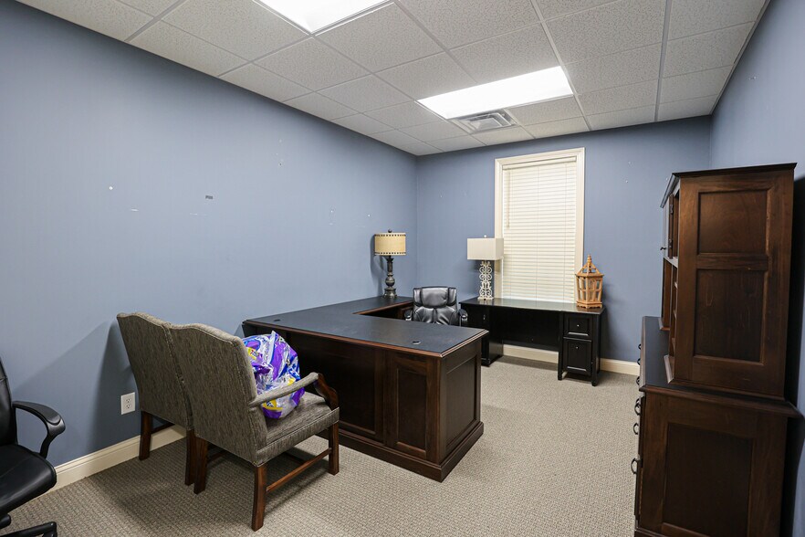 More Photos Of 1105 Octane Dr, Murray Office For Sale