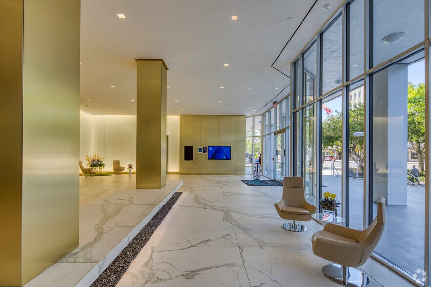 More Photos Of 360 Central Ave, Saint Petersburg Office For Lease