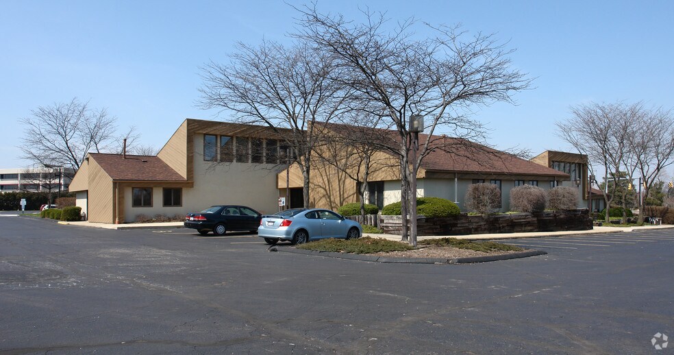Primary Photo Of 3500 W Market St, Akron Medical For Sale