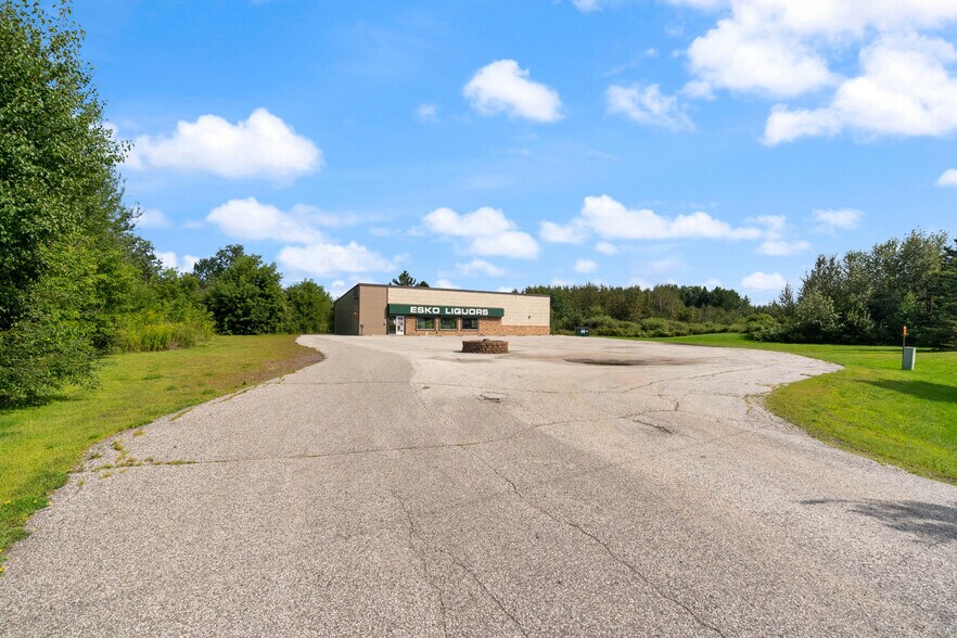 More Photos Of 54 Thomson Rd, Esko General Retail For Sale