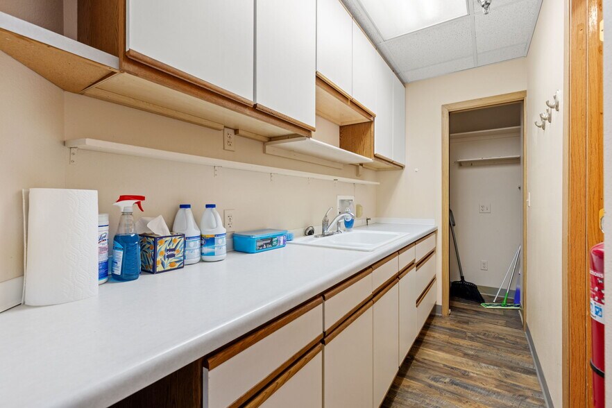 More Photos Of 3015 47th St, Boulder Medical For Lease