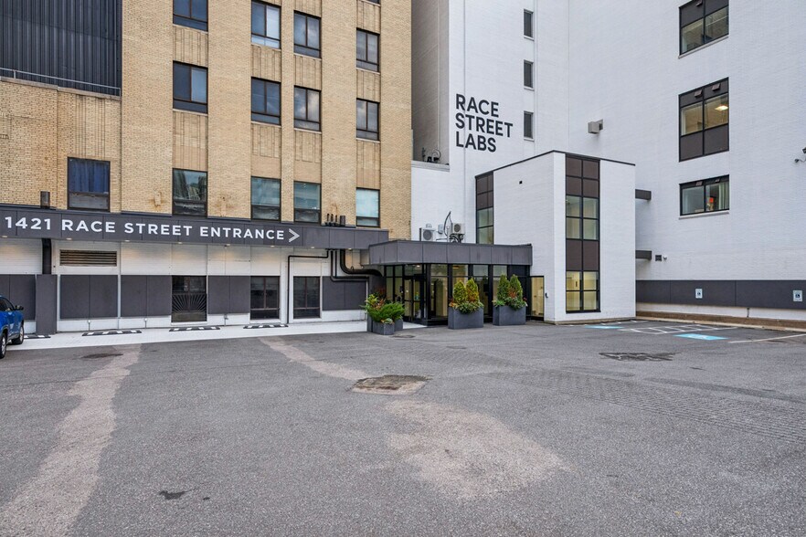 More Photos Of 201-219 N 15th St, Philadelphia Medical For Lease