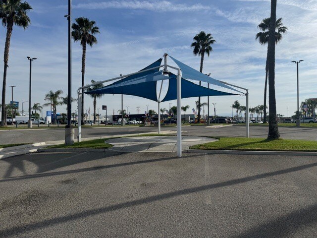 More Photos Of 4625 Wible Rd, Bakersfield Auto Dealership For Lease