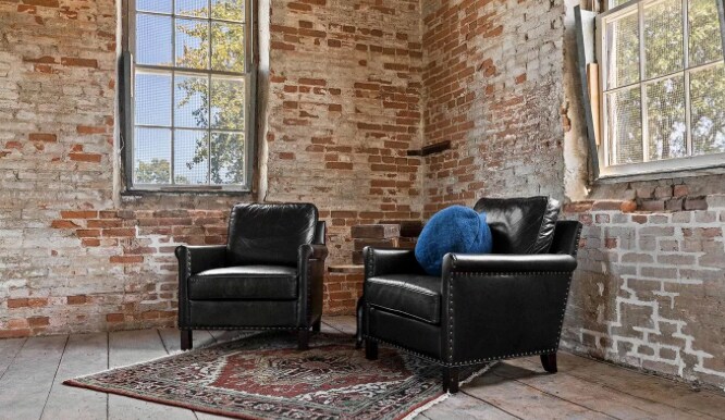 More Photos Of 26 N. Hart Street, Manheim Flex For Lease