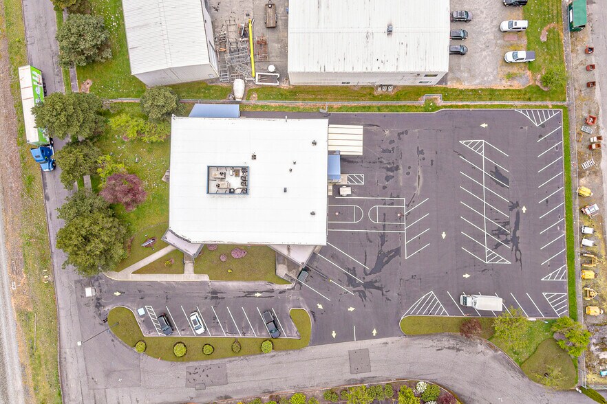 More Photos Of 1415 Pacific Dr, Burlington Light Distribution For Sale
