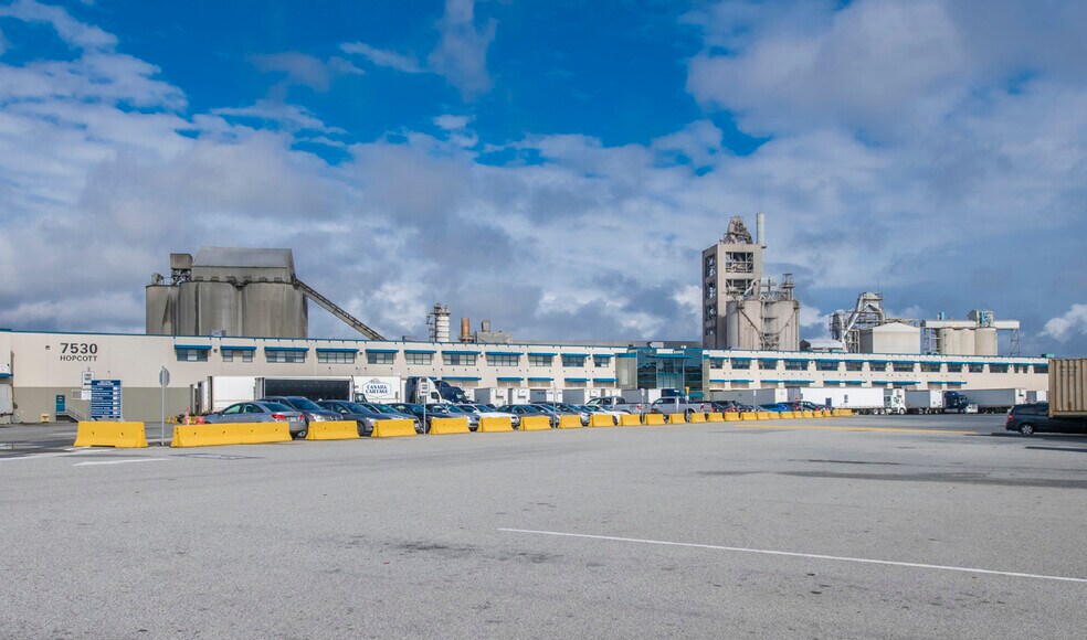 More Photos Of 7510-7530 Hopcott Rd, Delta Distribution For Lease