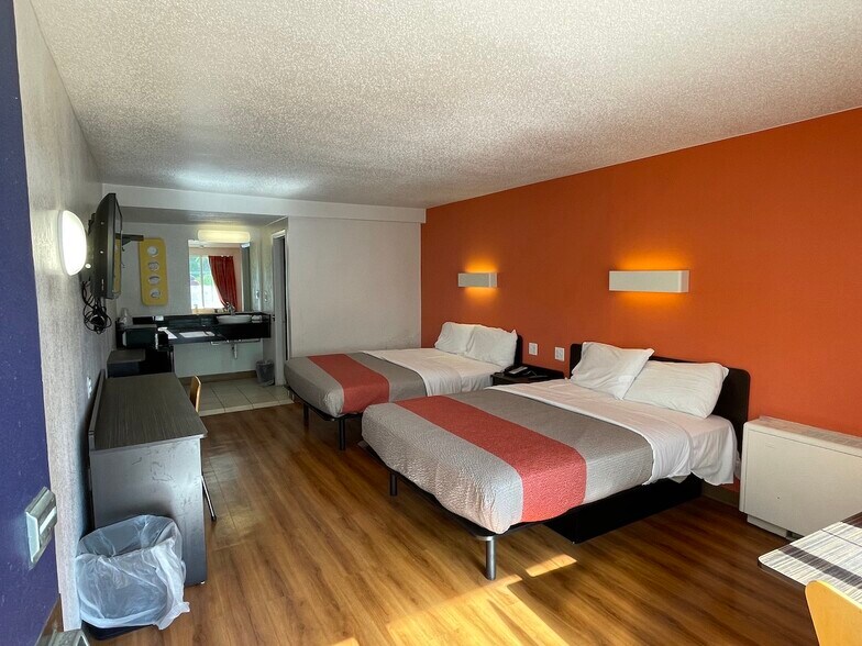 More Photos Of 2700 Curry Rd, Schenectady Hotel For Sale