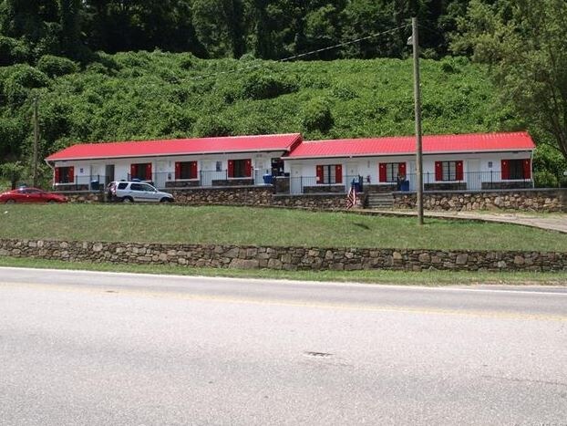 Primary Photo Of 2710 Asheville Hwy, Canton Hotel For Sale