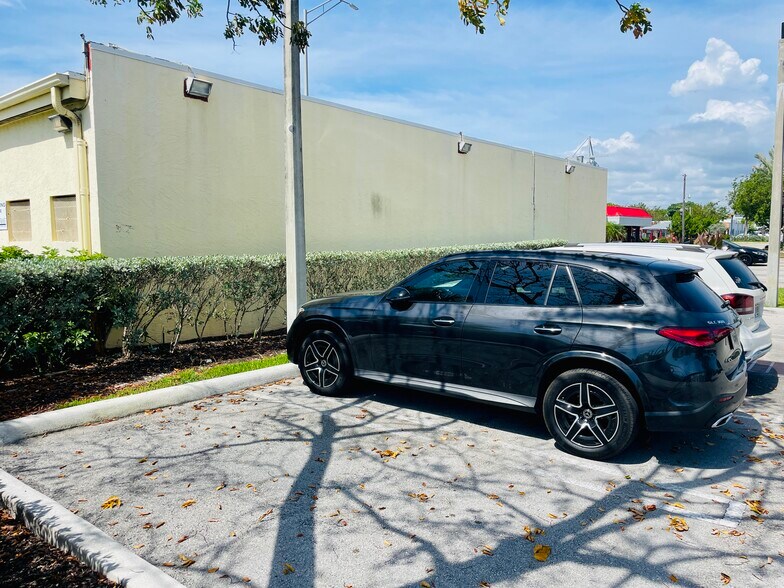 More Photos Of 18 S Federal Hwy, Pompano Beach Freestanding For Lease