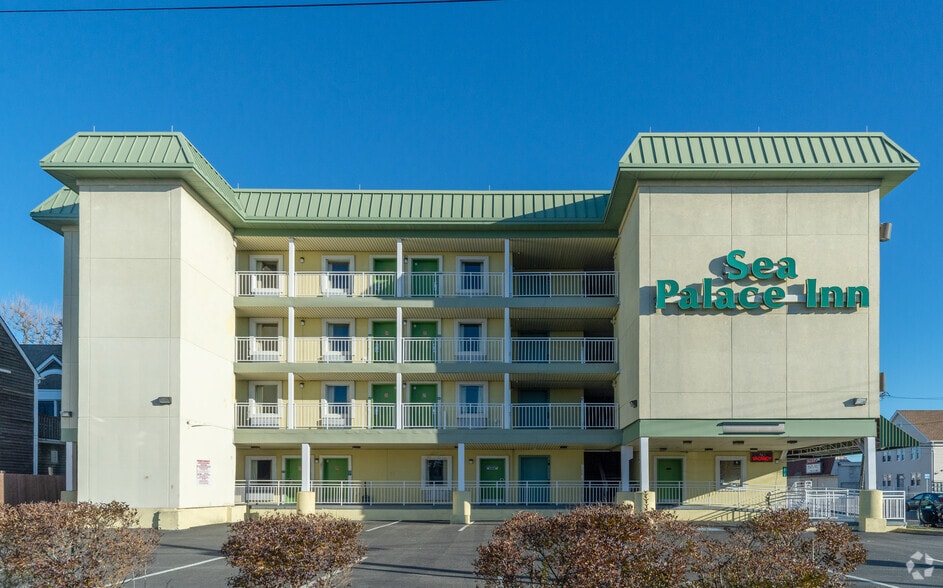 Primary Photo Of 126 Sumner Ave, Seaside Heights Hotel For Sale