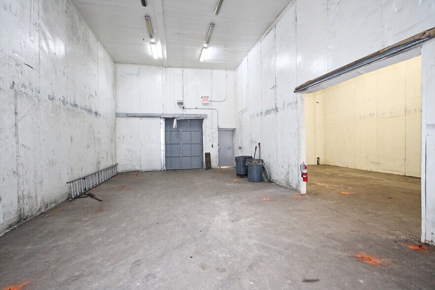 More Photos Of 2200 Arthur Kill Rd, Staten Island Distribution For Sale