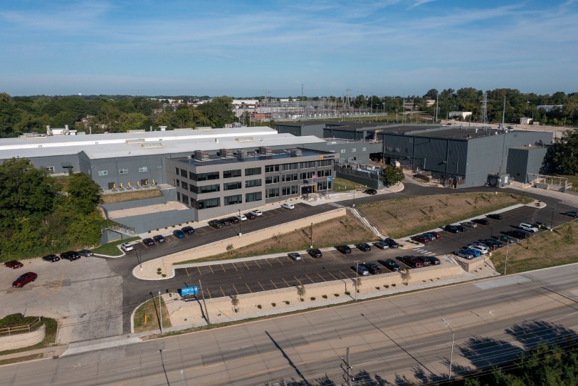 Primary Photo Of 1900 E North St, Waukesha Manufacturing For Sale