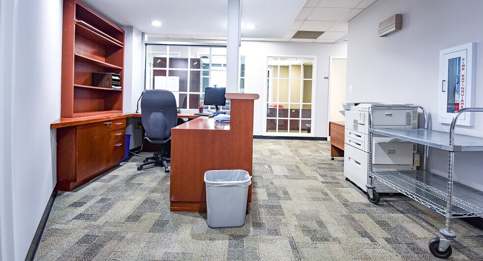 More Photos Of 112 S West St, Alexandria Office For Lease