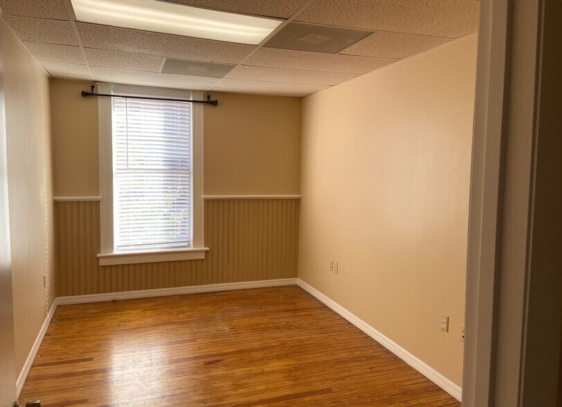 More Photos Of 101 W 1st St, Sanford Storefront For Sale