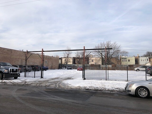 More Photos Of 4718-4722 W Harrison St, Chicago Warehouse For Sale