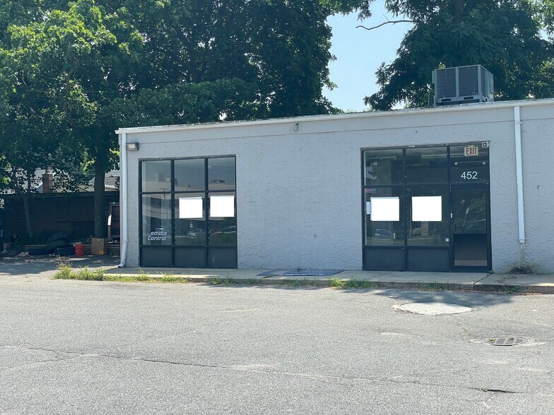More Photos Of 444-452 Middle Country Rd, Selden Freestanding For Lease