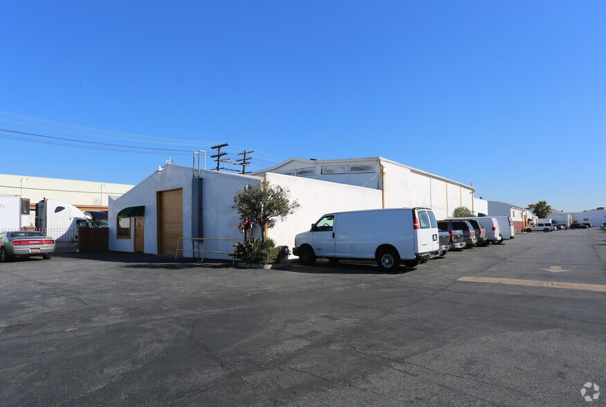 More Photos Of 2800-2932 E 54th St, Vernon Warehouse For Lease