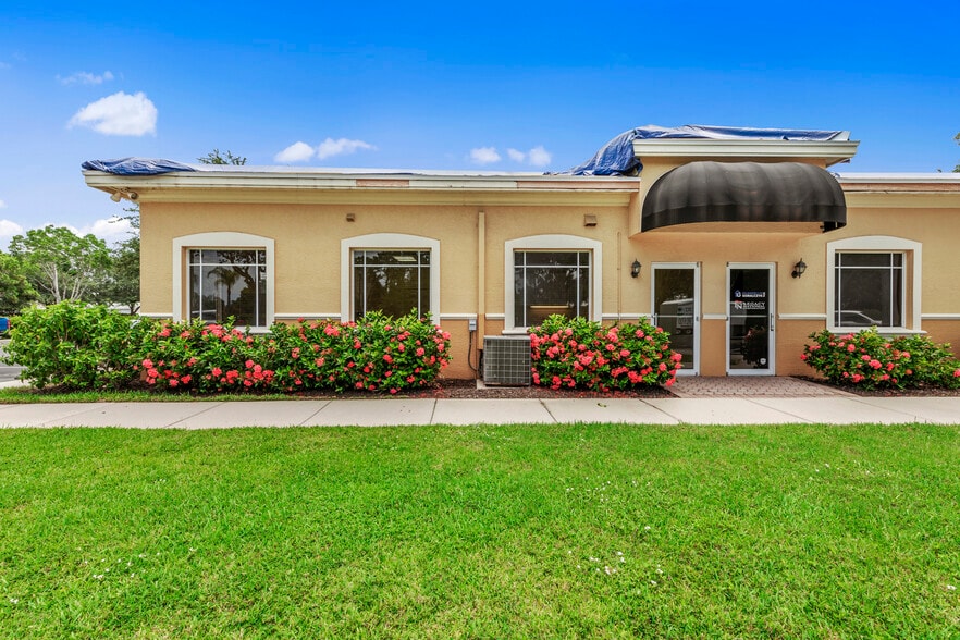 More Photos Of 3376 Woods Edge Cir, Bonita Springs Medical For Lease