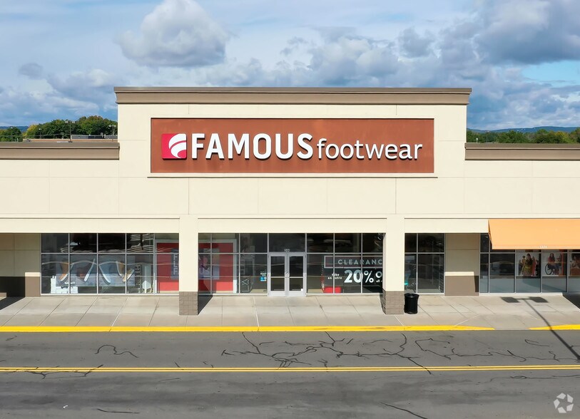 More Photos Of 246 New Britain Ave, Plainville Unknown For Lease
